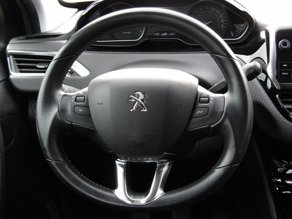 Peugeot 2008 1.2i 