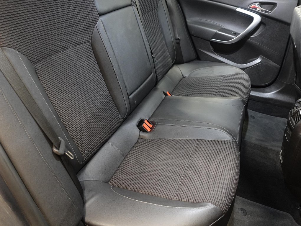 Opel Insignia 2.0CDTi 