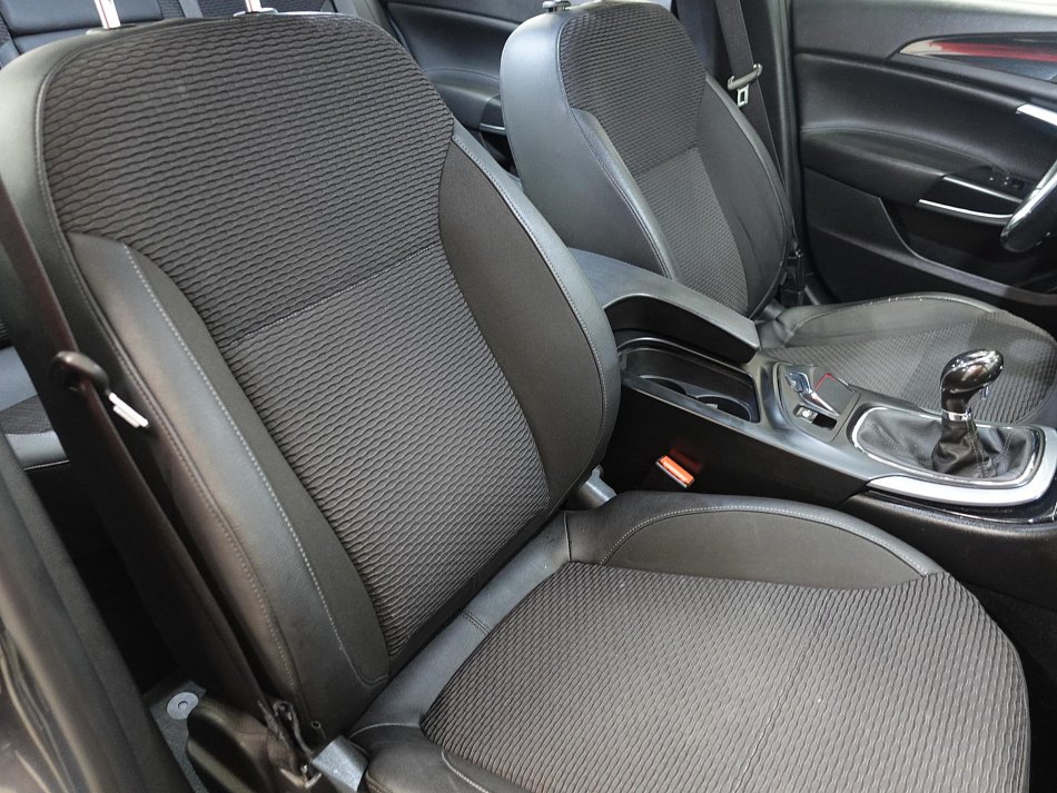 Opel Insignia 2.0CDTi 