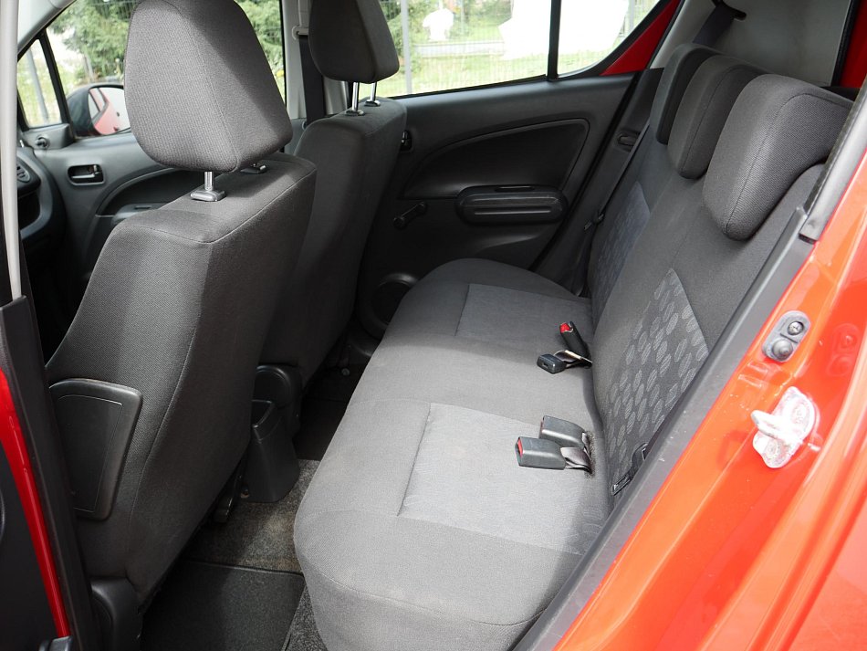 Suzuki Splash 1.0i 