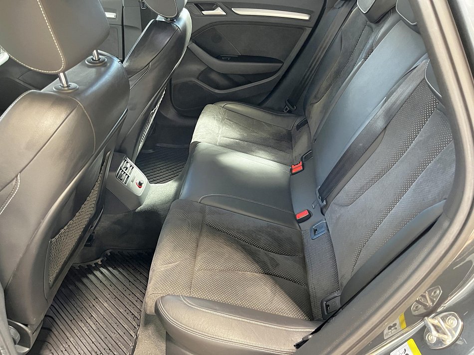Audi A3 2.0 TDi S-line