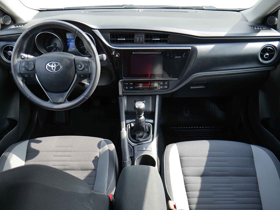 Toyota Auris 1.6 VVT-i Active