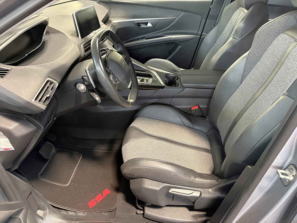 Peugeot 5008 1.5HDI 