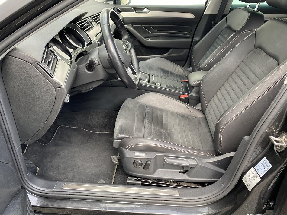 Volkswagen Passat 2.0 TDi Elegance