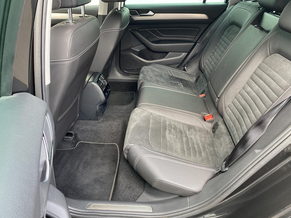 Volkswagen Passat 2.0 TDi Elegance