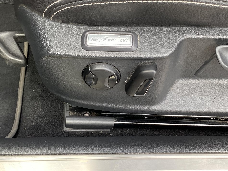 Volkswagen Passat 2.0 TDi Elegance
