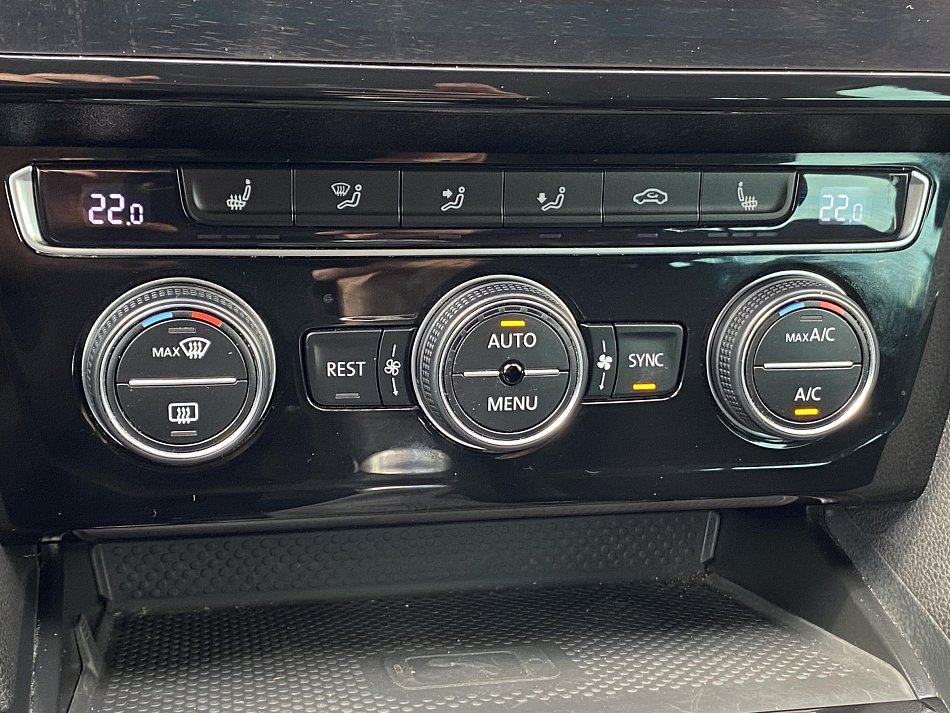 Volkswagen Passat 2.0 TDi Elegance