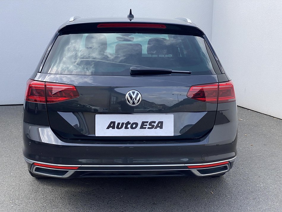 Volkswagen Passat 2.0 TDi Elegance