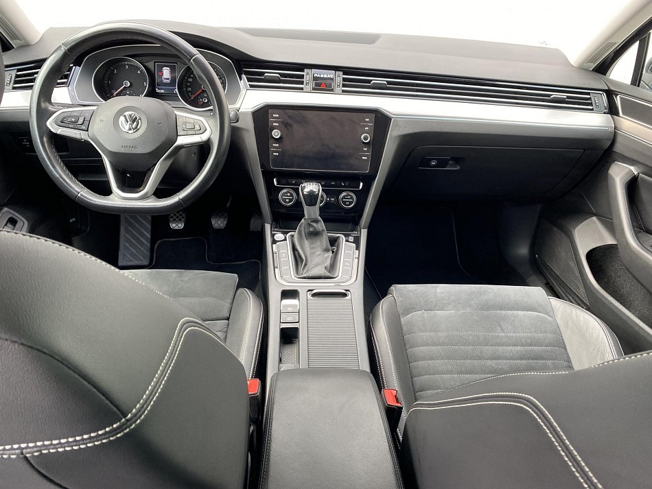 Volkswagen Passat 2.0 TDi Elegance