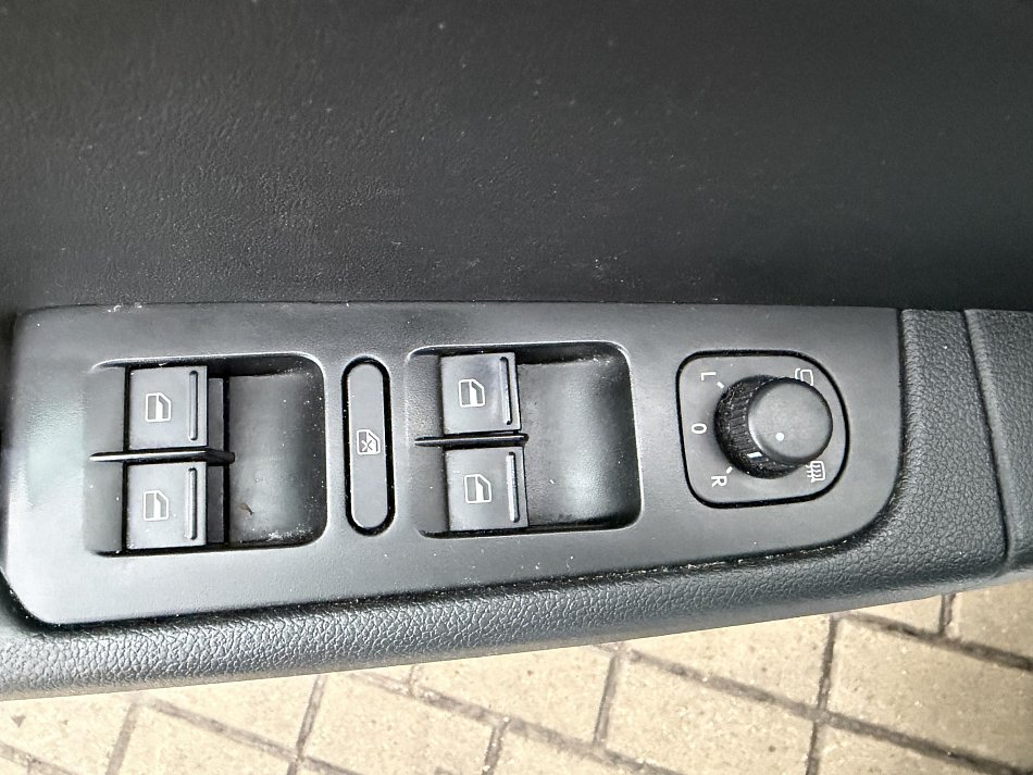 Škoda Superb II 2.0 TDCi Elegance 4x4