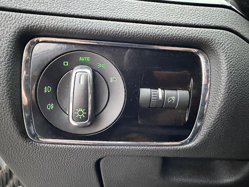 Škoda Superb II 2.0 TDCi Elegance 4x4