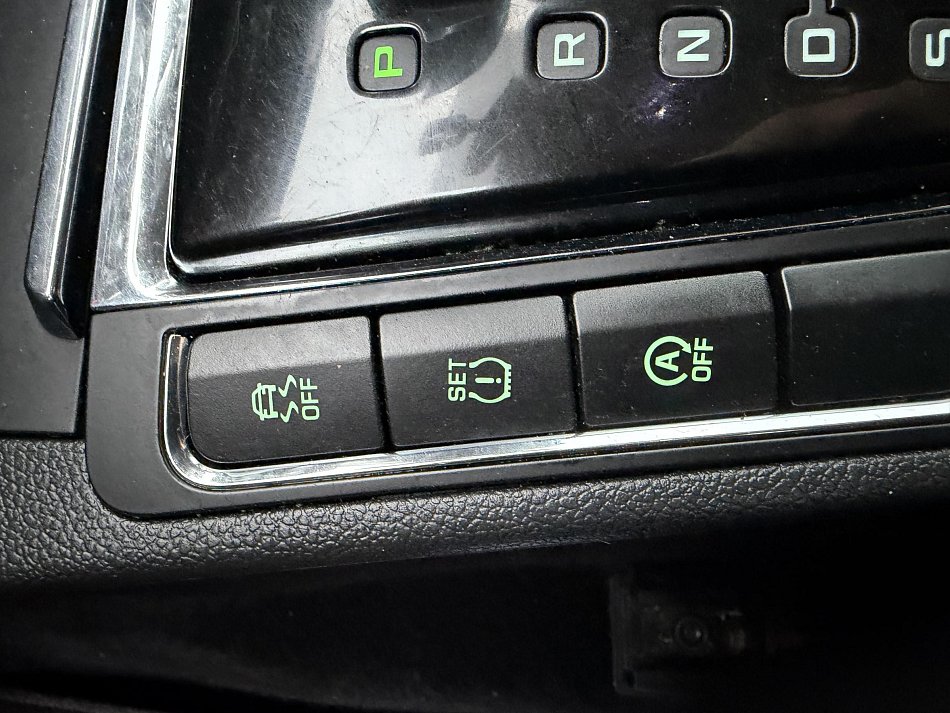 Škoda Superb II 2.0 TDCi Elegance 4x4