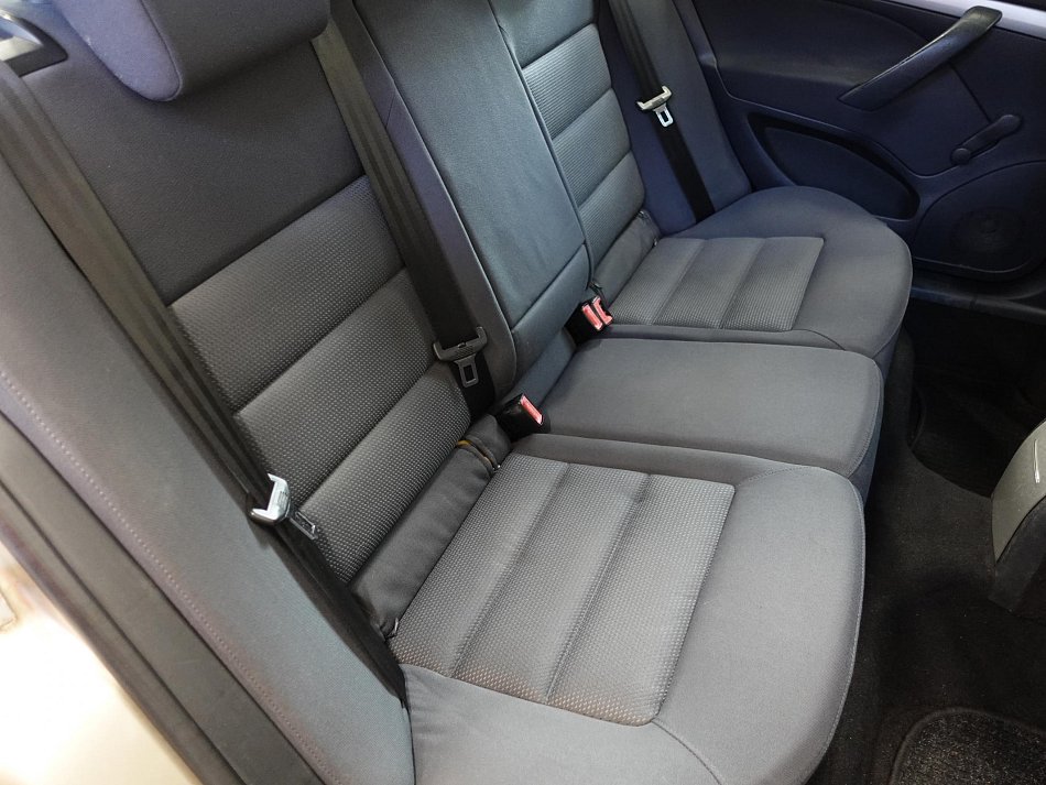 Škoda Octavia II 1.6 i Ambiente