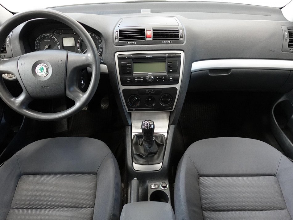 Škoda Octavia II 1.6 i Ambiente