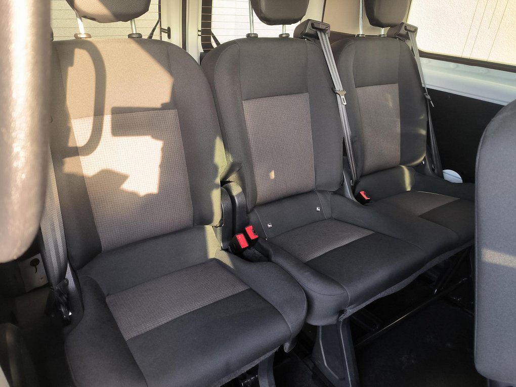 Ford Transit Custom 2.0TDCi  L1H2 9míst
