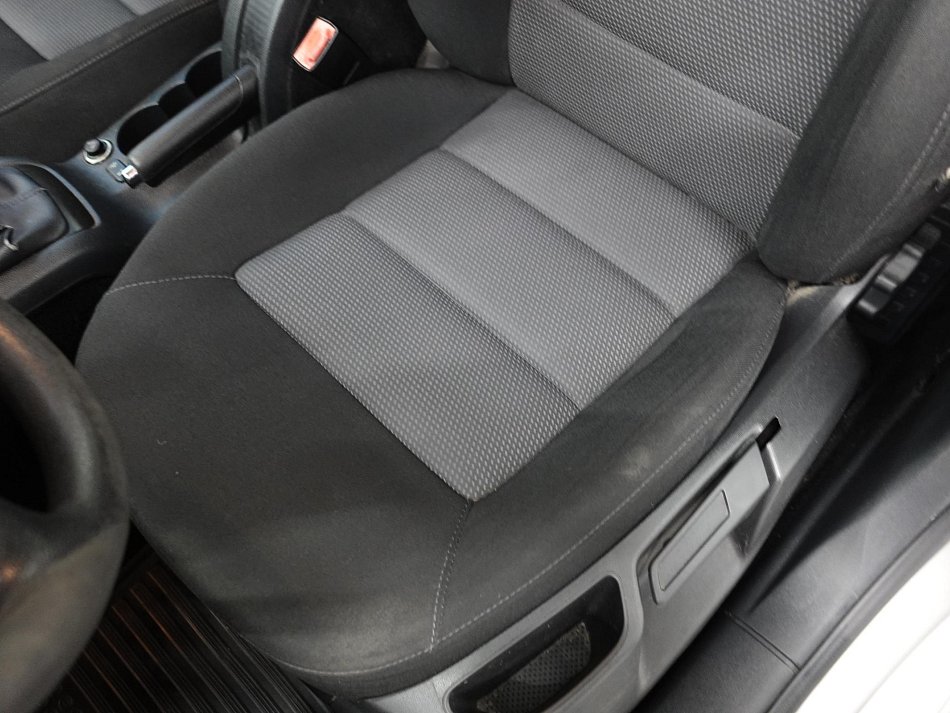 Škoda Octavia II 1.6i Ambiente