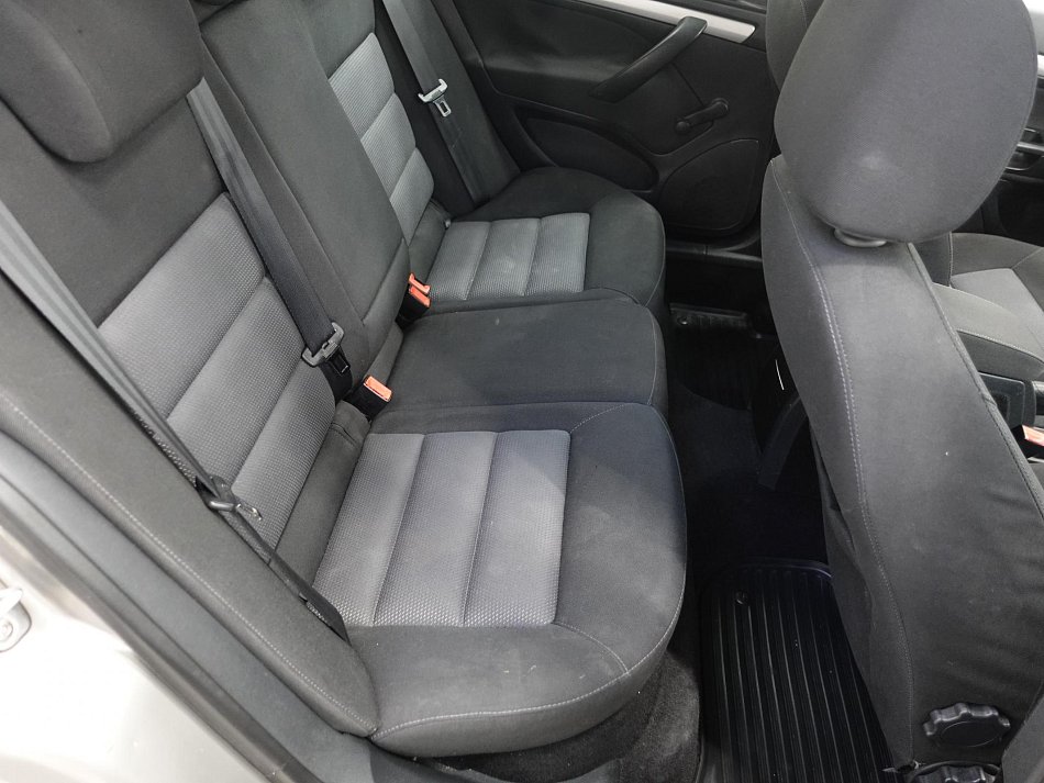 Škoda Octavia II 1.6i Ambiente