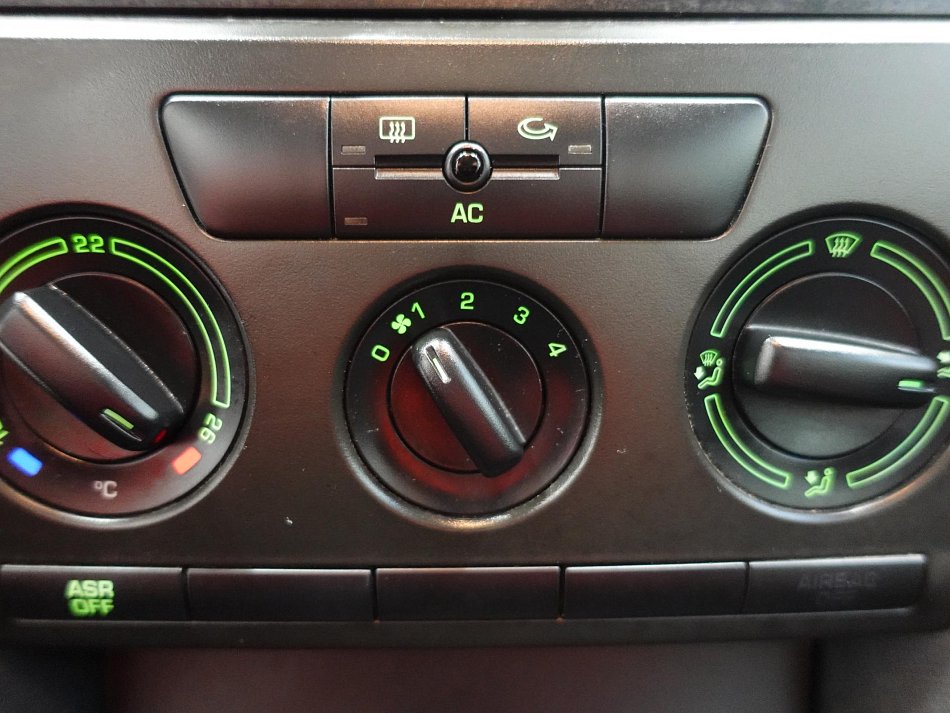 Škoda Octavia II 1.6i Ambiente