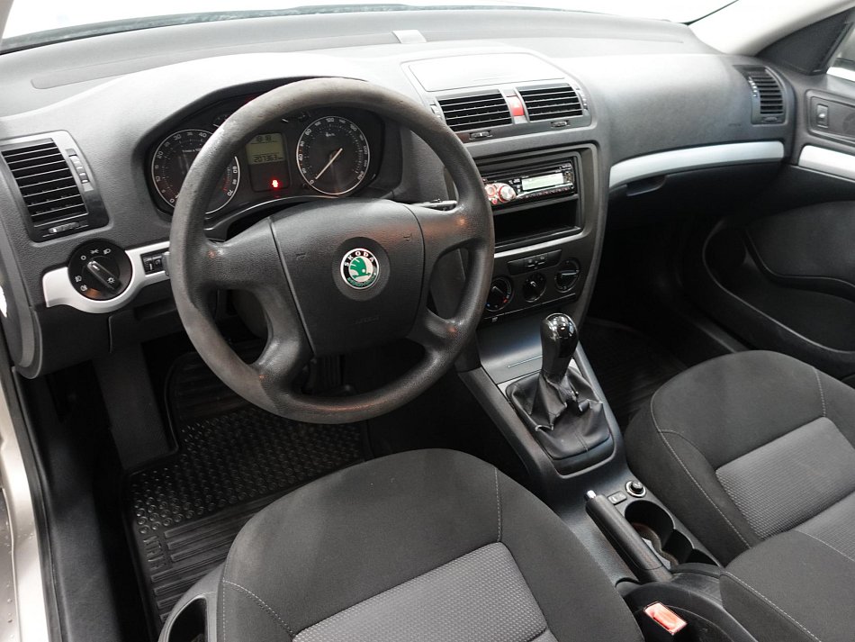 Škoda Octavia II 1.6i Ambiente