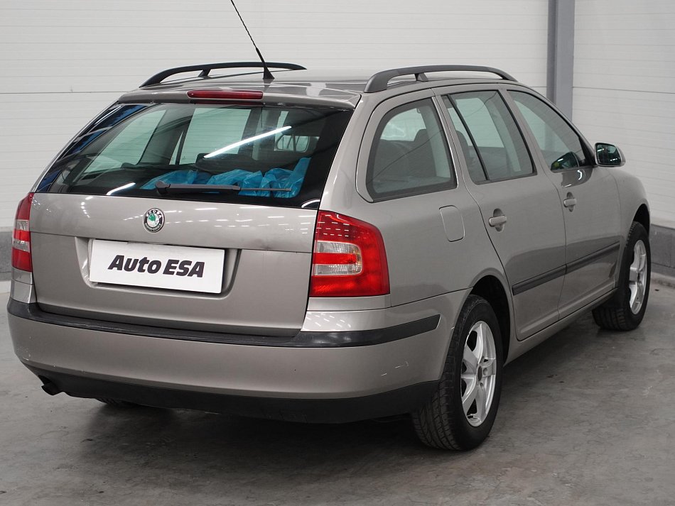 Škoda Octavia II 1.6i Ambiente