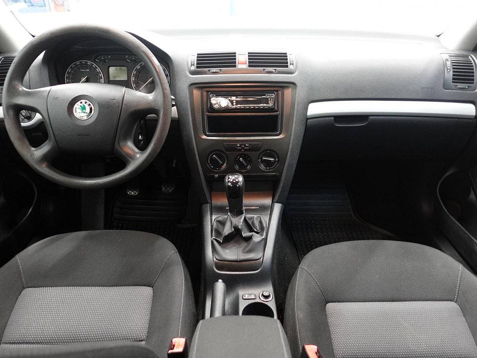 Škoda Octavia II 1.6i Ambiente