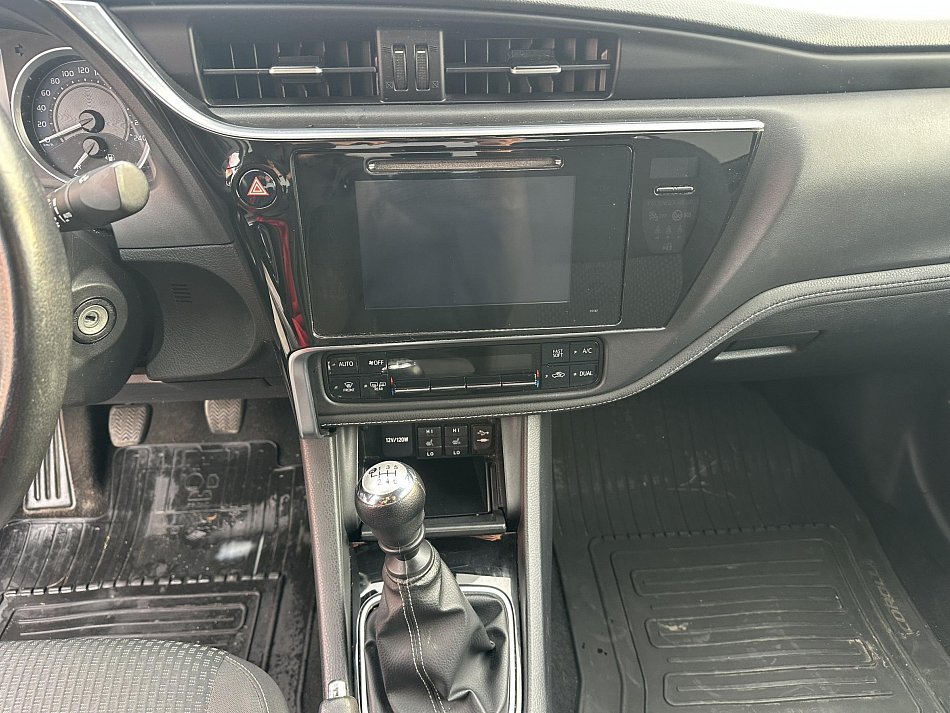 Toyota Corolla 1.6 VVTi 