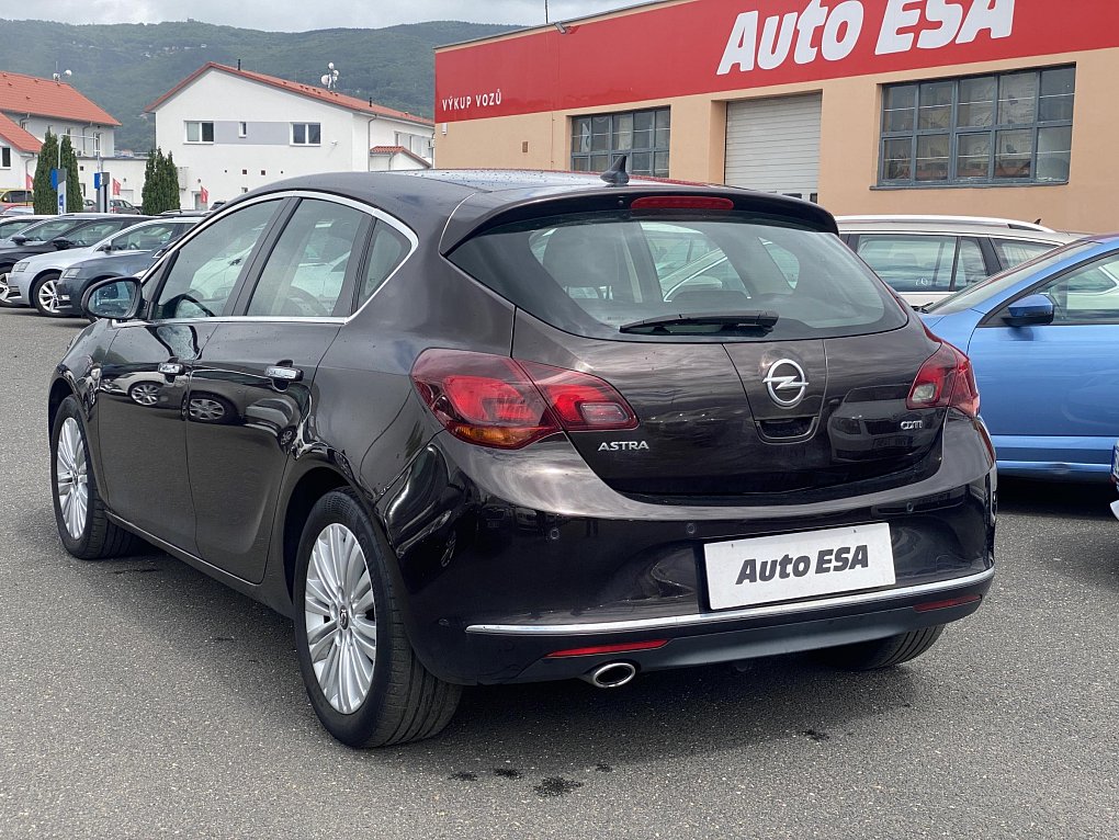 Opel Astra 2.0 TDCi 