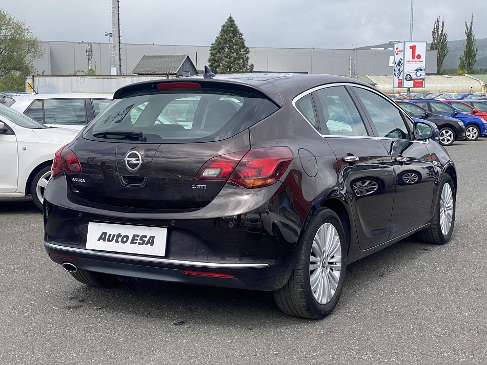 Opel Astra 2.0 TDCi 