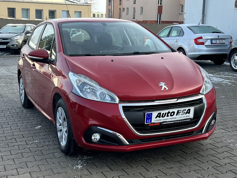 Peugeot 208 1.2i 
