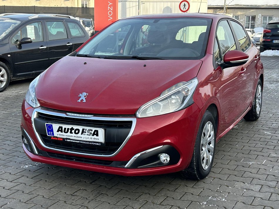 Peugeot 208 1.2i 