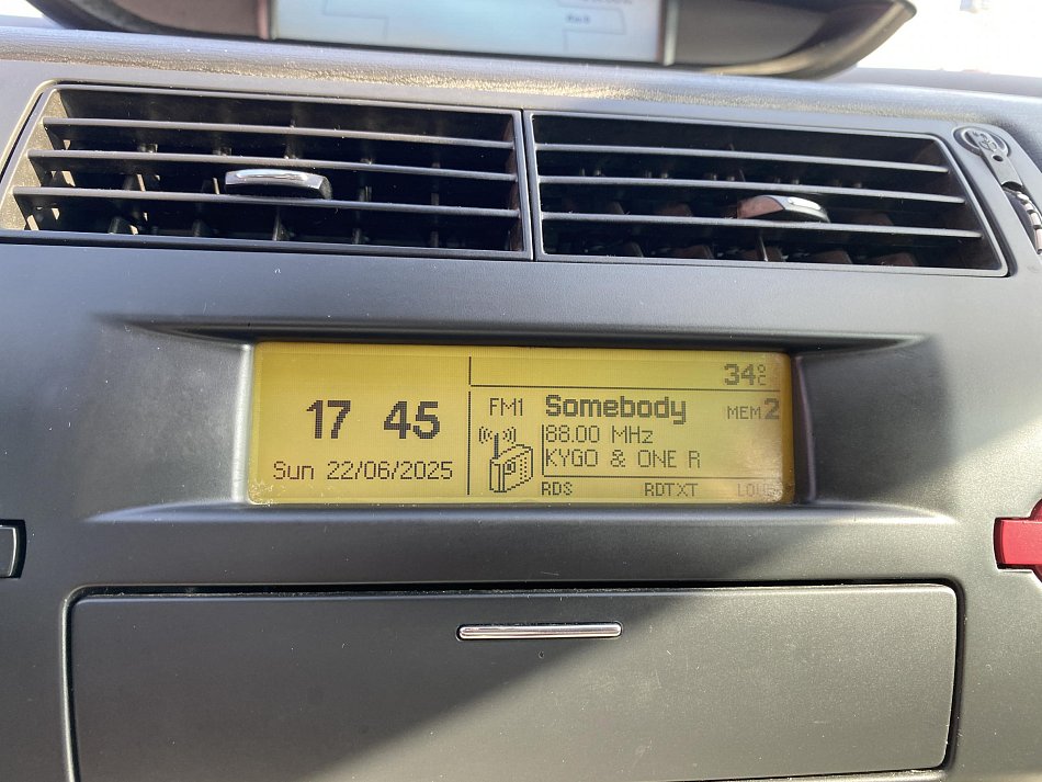 Citroën C4 1.4i 