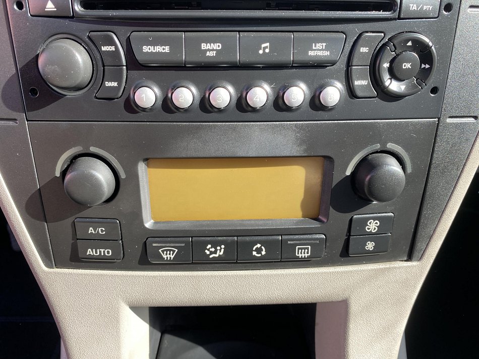 Citroën C4 1.4i 