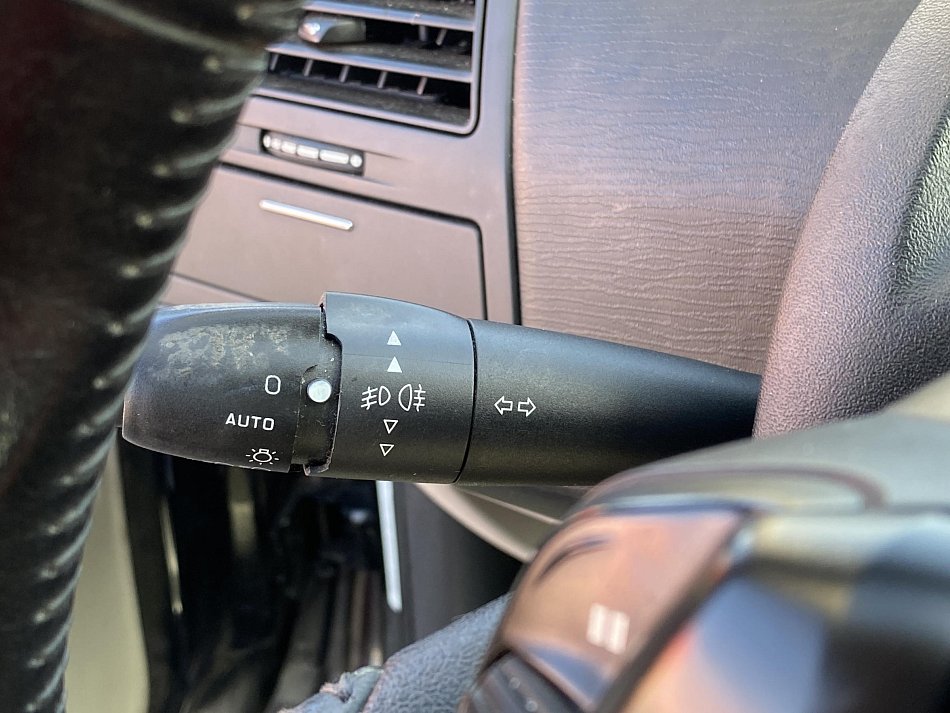 Citroën C4 1.4i 