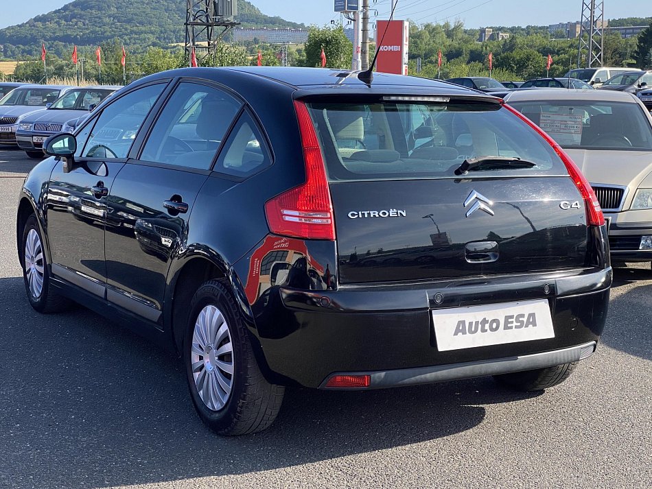 Citroën C4 1.4i 
