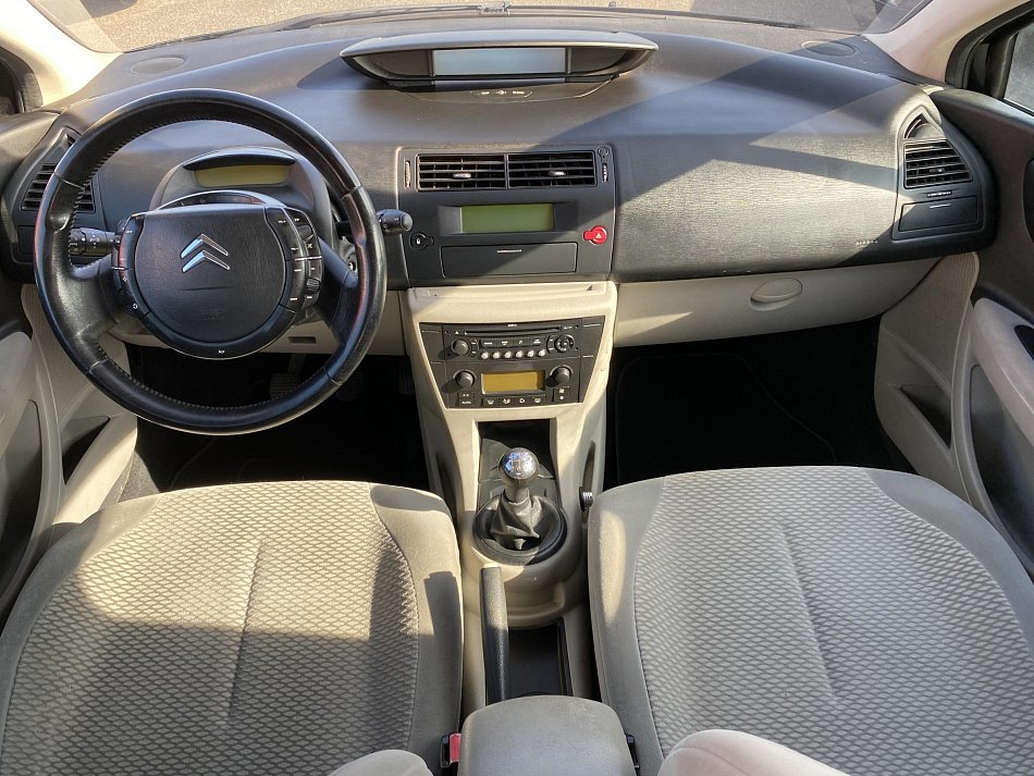 Citroën C4 1.4i 