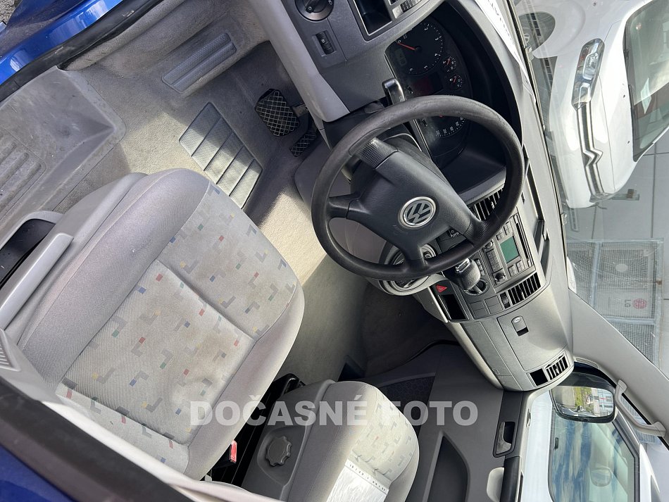 Volkswagen Caravelle 2.5TDi  L2 8míst