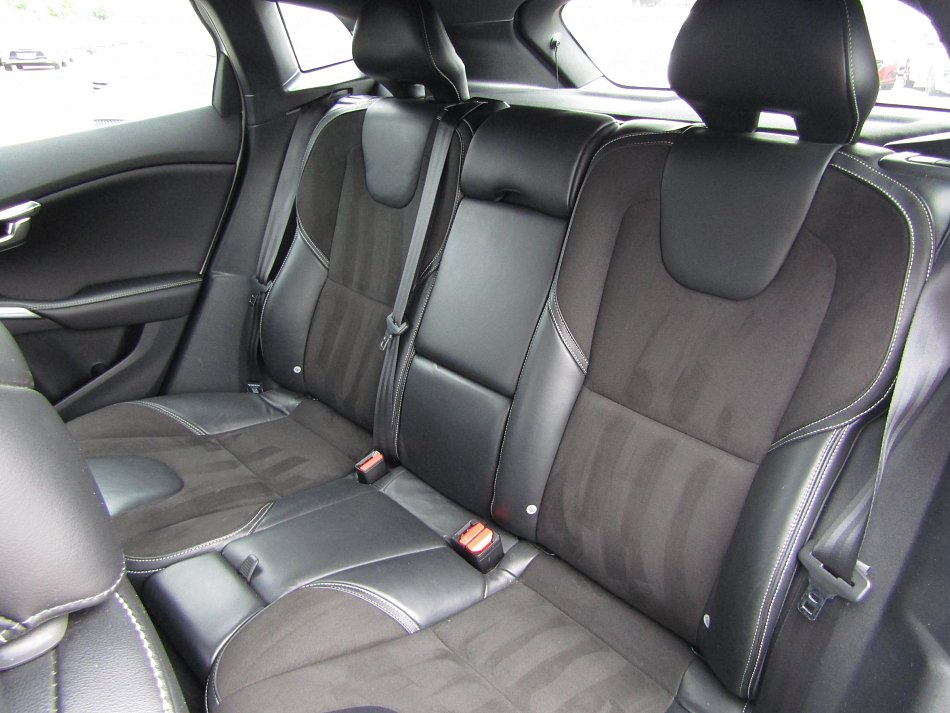 Volvo V40 2.0 D3 