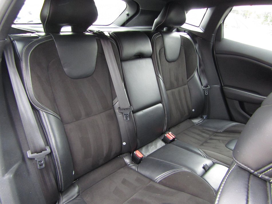 Volvo V40 2.0 D3 