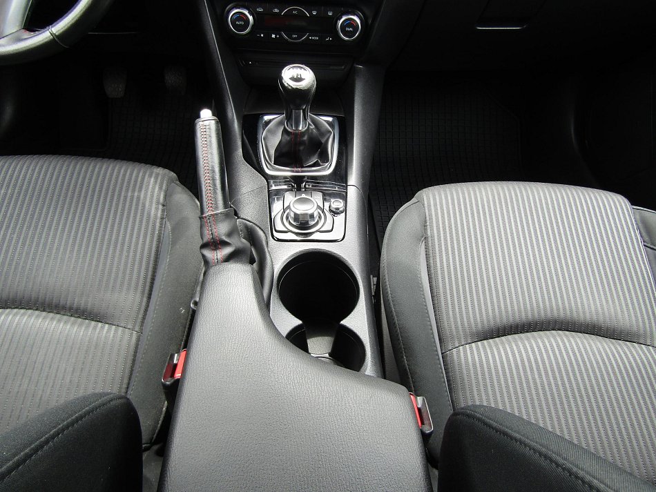 Mazda 3 2.0 i 