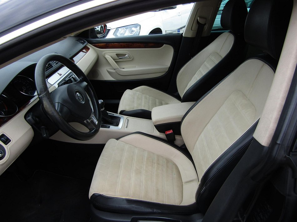 Volkswagen Passat CC 2.0 TDi 