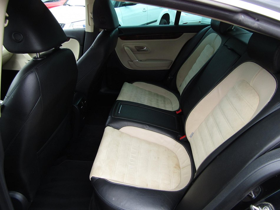 Volkswagen Passat CC 2.0 TDi 