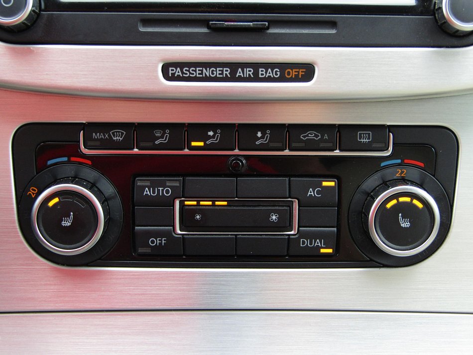 Volkswagen Passat CC 2.0 TDi 