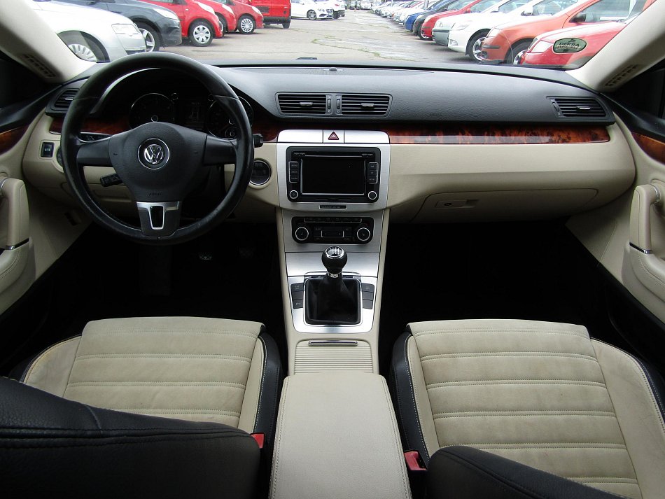 Volkswagen Passat CC 2.0 TDi 