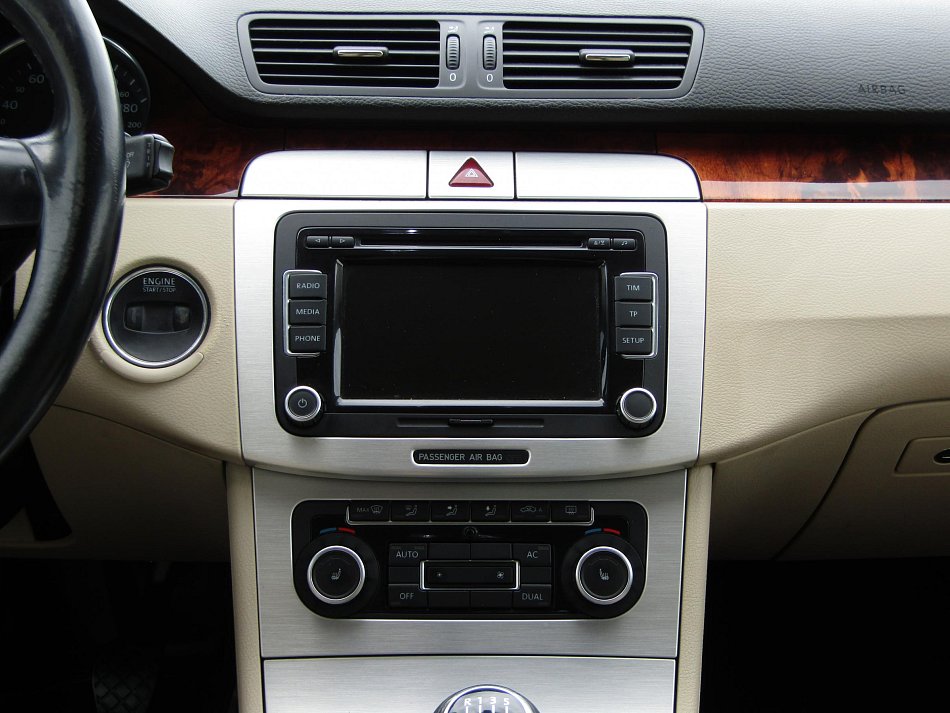Volkswagen Passat CC 2.0 TDi 