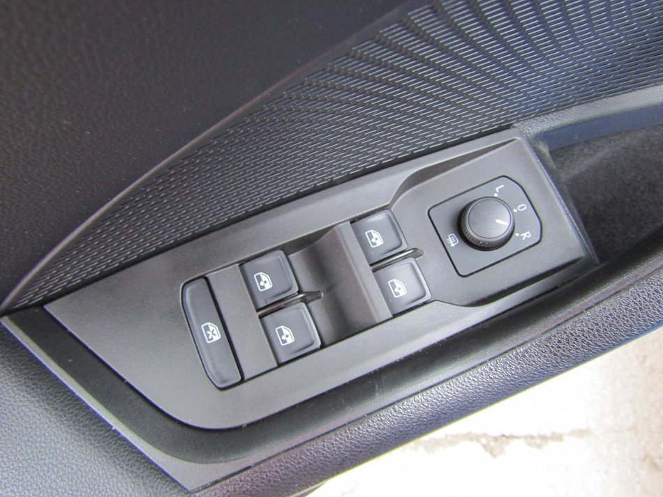 Škoda Octavia IV 1.5 TSi Ambition