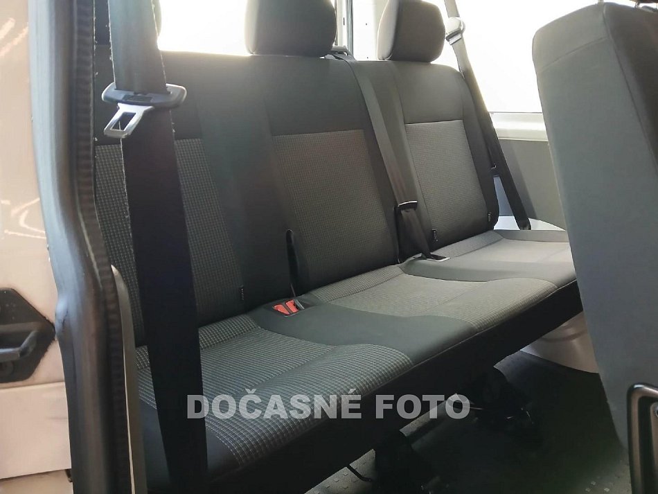 Volkswagen Transporter 2.0TDi  T6.1 9míst