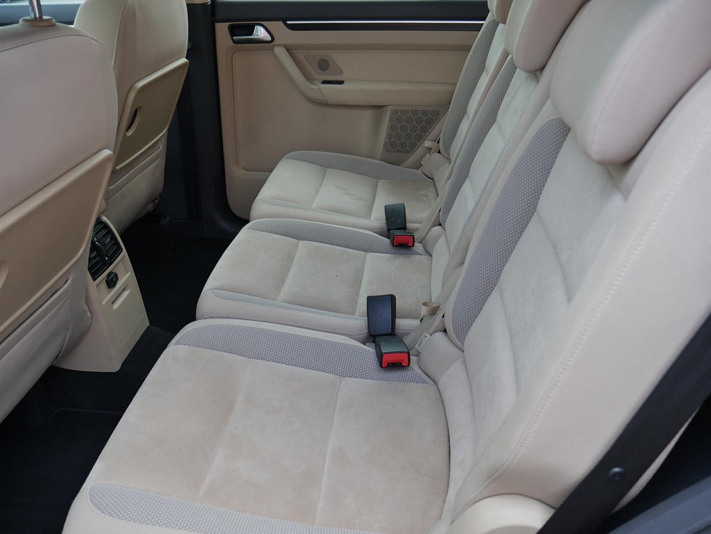 Volkswagen Touran 2.0 TDi Highline