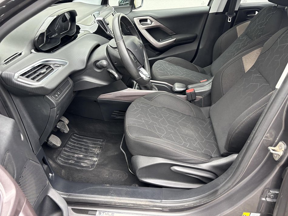 Peugeot 2008 1.2 PT Style