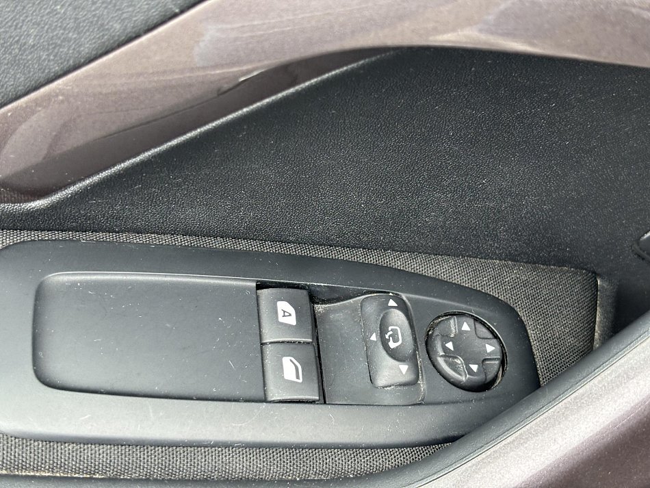 Peugeot 2008 1.2 PT Style