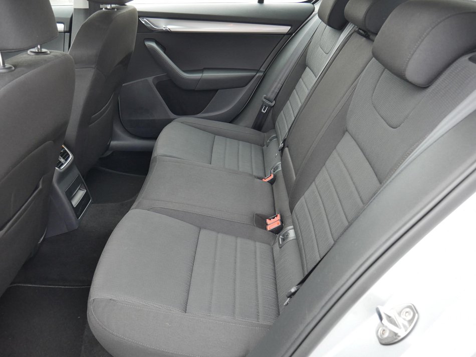 Škoda Octavia III 1.6 TDi Elegance